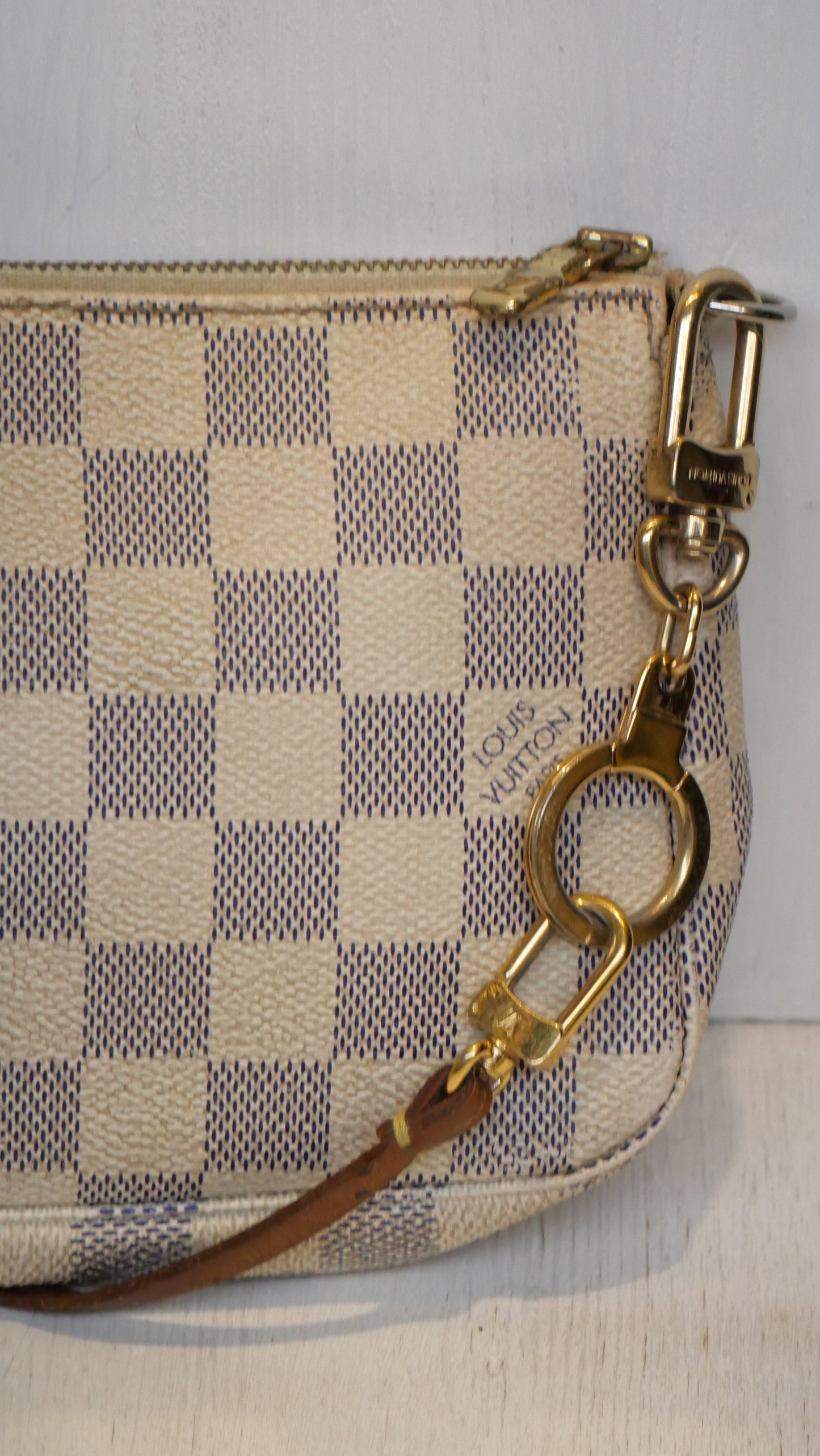 Louis Vuitton Pochette accessoire Damier Azur
