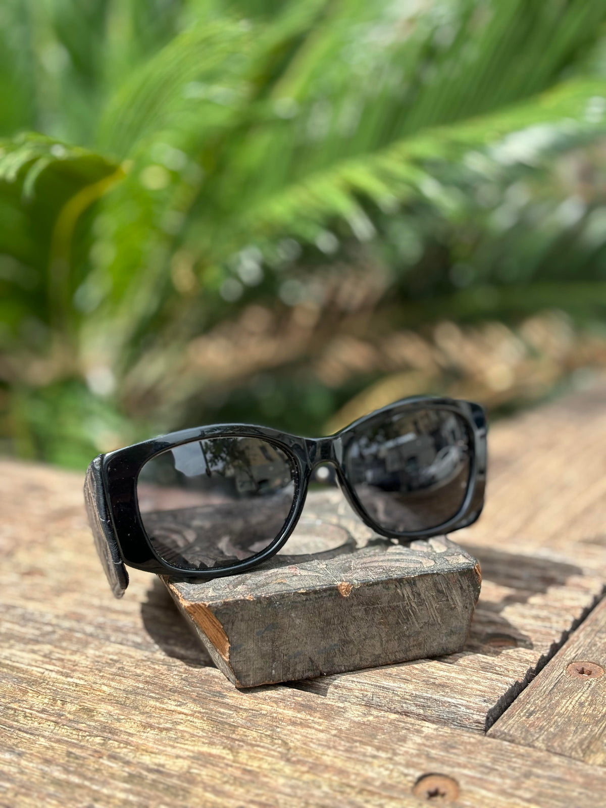 Chanel Rare Vintage 1988 Quilted Lambskin Sunglasses – Eva  display picture 1